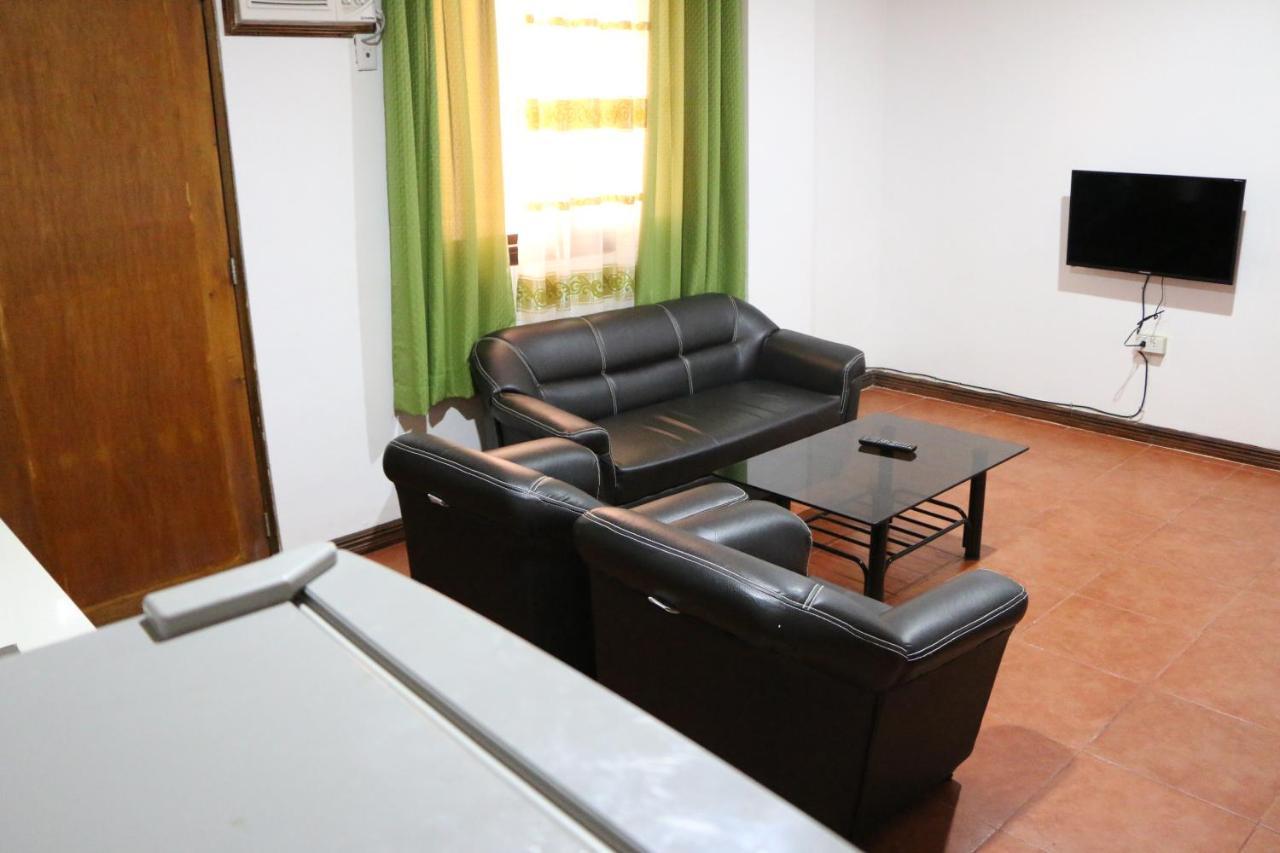 Badladz Staycation Condos Puerto Galera Εξωτερικό φωτογραφία